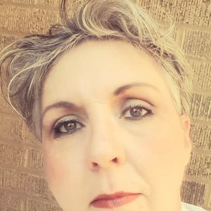 Meet your Posher, Suzanne